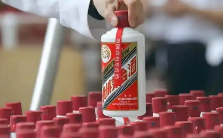 段永平再度加仓茅台,长期价值与黄金保值谁更胜一筹? 段永平再度加仓茅台,长期价值与黄金保值谁更胜一筹?